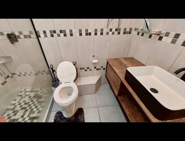 2 BEDROOM APARTMENT FOR SALE IN TOWNSEND ESTATE